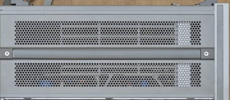 Left side panel of the HP 16500 B logic analyzer.